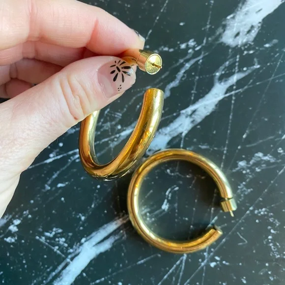 Jennifer Fisher 2" Samira Hoops - Picture 4 of 6